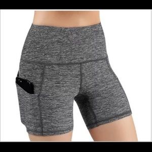 2 HIGH RISE SIDE POCKETED YOGA SHORTS